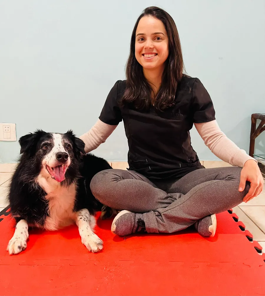 Joyce Bueno Florencio, fundadora da Movet, com um border collie